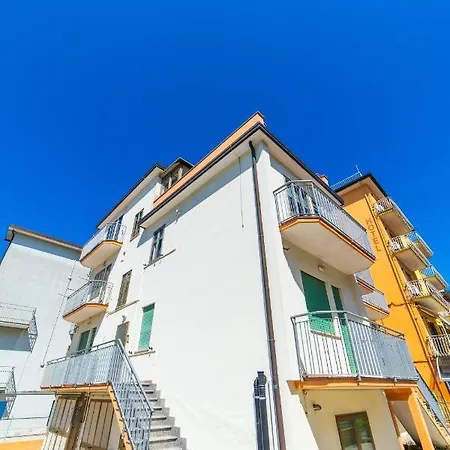 Uliana House 公寓 基奥贾